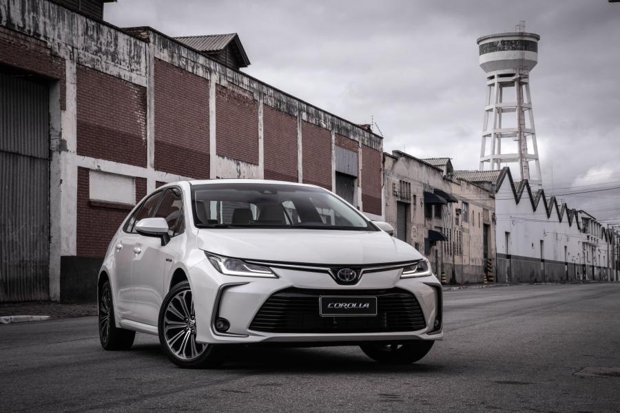  Toyota Corolla Altis Hybrid Sedan 2019 года  (LA) (фото 1 из 41)